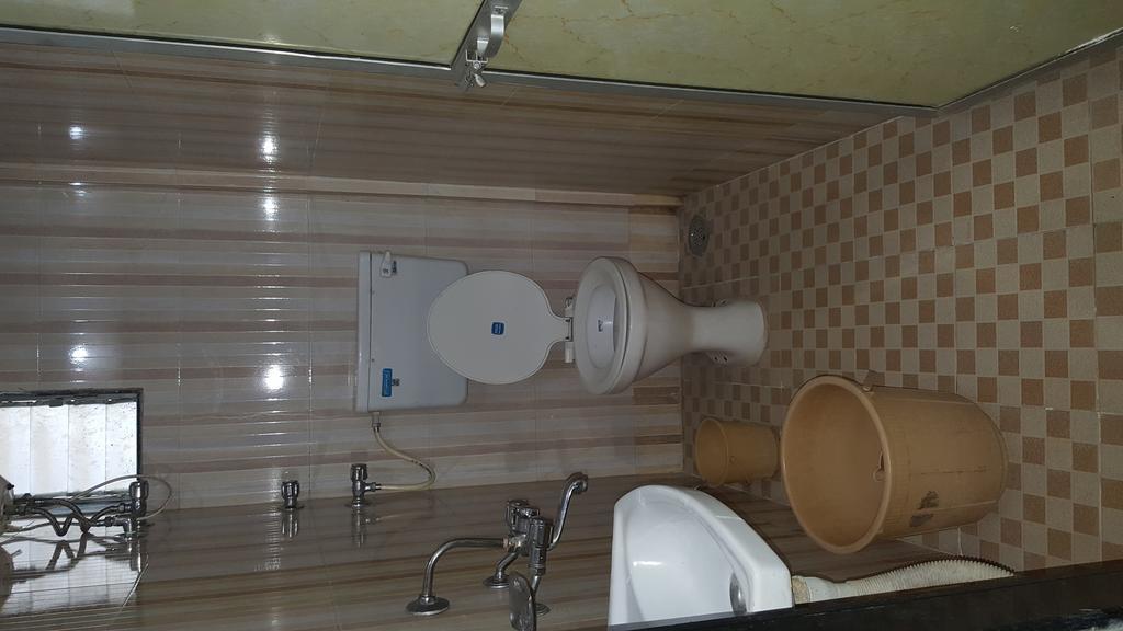 Hotel Al Mehraj Bombay Esterno foto