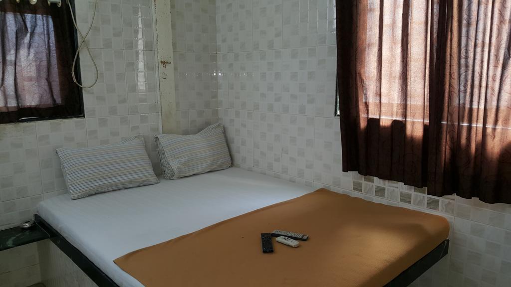 Hotel Al Mehraj Bombay Esterno foto