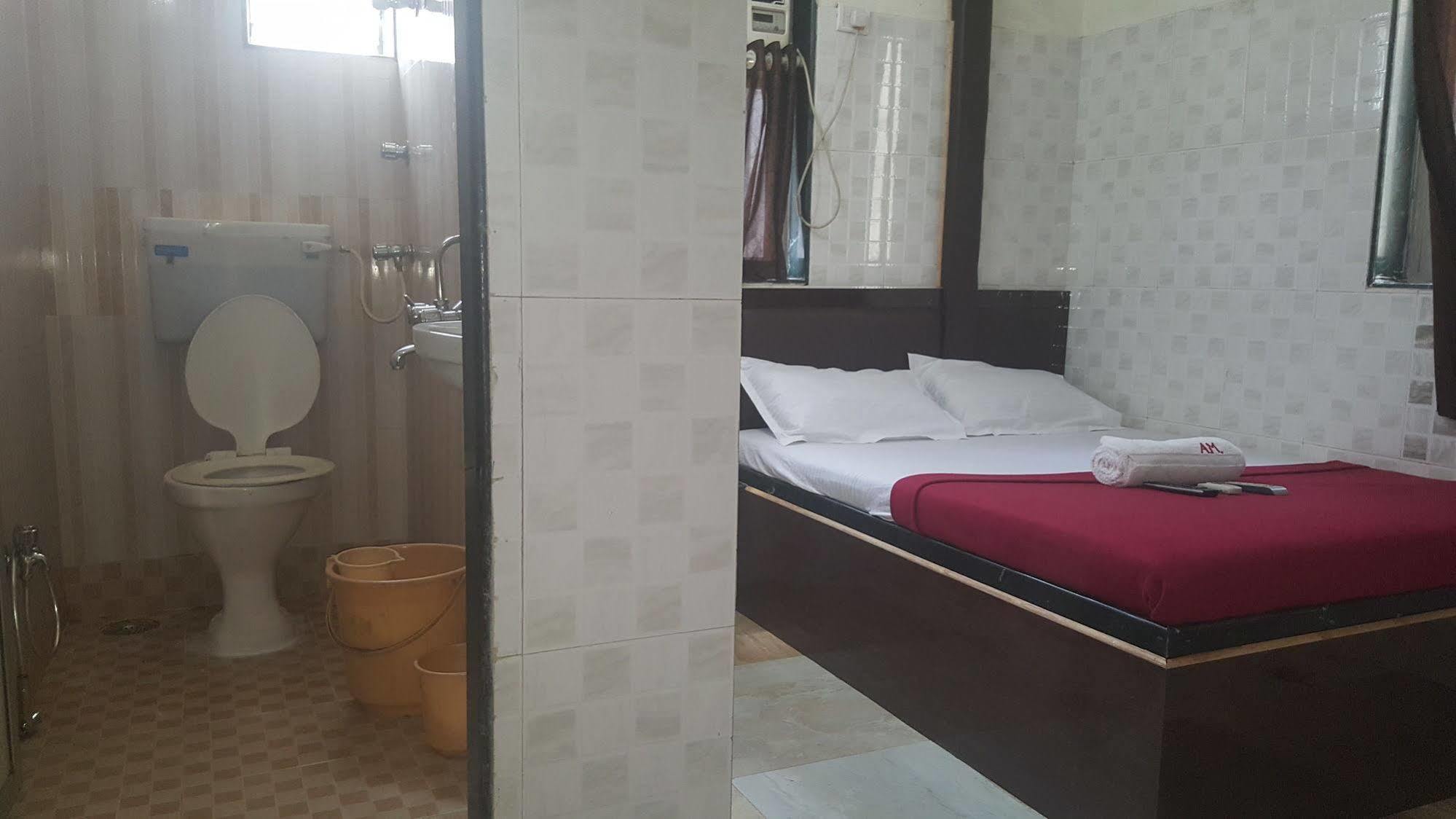 Hotel Al Mehraj Bombay Esterno foto