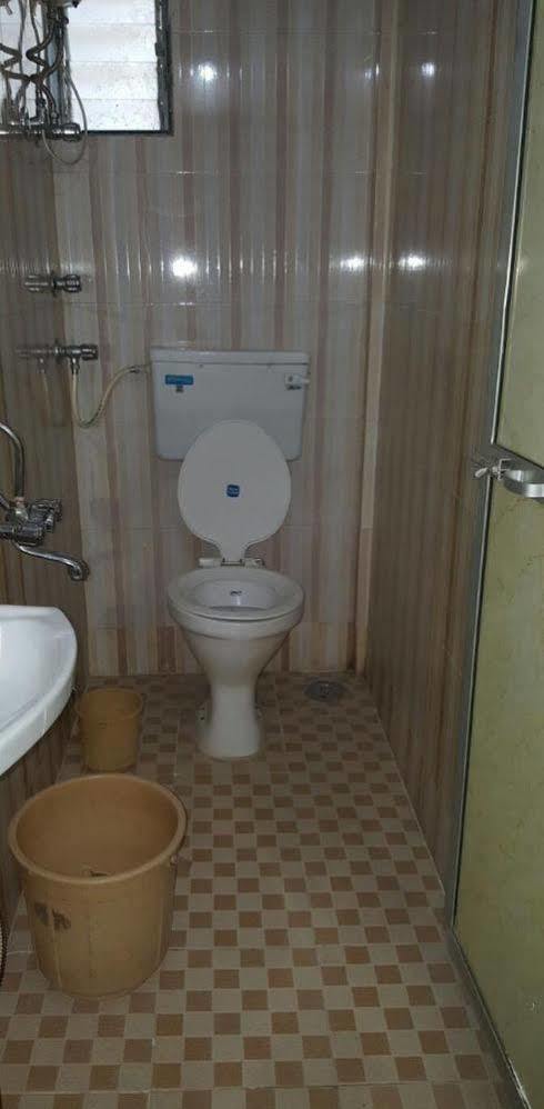 Hotel Al Mehraj Bombay Esterno foto