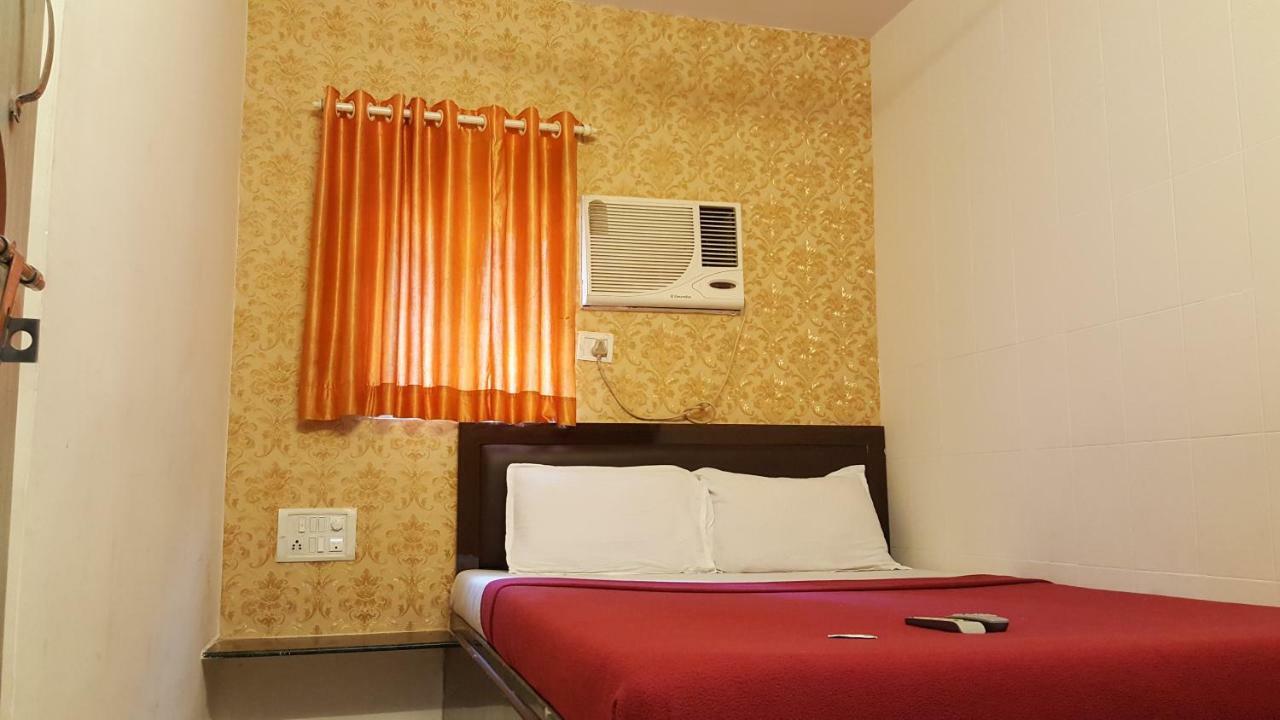 Hotel Al Mehraj Bombay Esterno foto